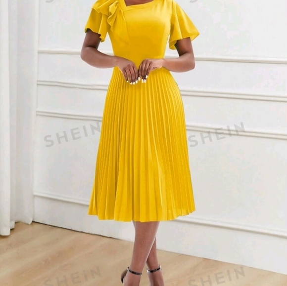 Dress - Picture 2 of 4